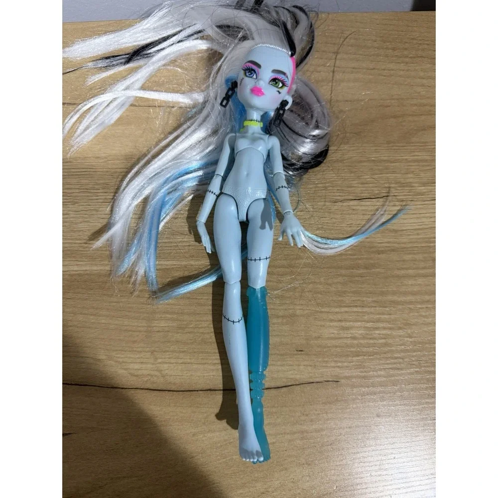 2 Monster High Skulltimate Secrets Frankie Stein Doll Only
